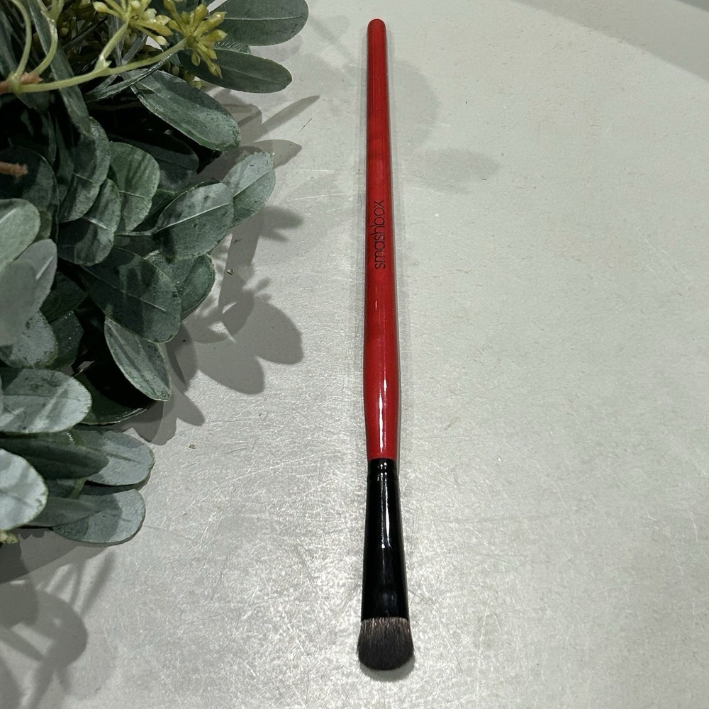 SMASHBOX‎ Travel Smudger Brush Red Handle MakeUp Brush NEW
